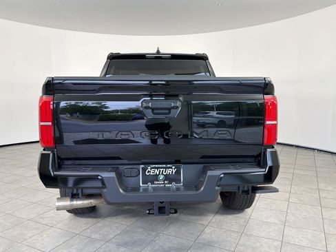 Used 2025 Toyota Tacoma TRD Sport RWD image 10