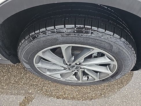 Used 2024 Lincoln Corsair AWD w/ Equipment Group 101A image 7