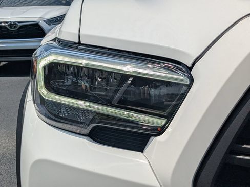 Used 2020 Toyota Tacoma TRD Off-Road w/ TRD Premium Off Road Package AWD/4WD image 11