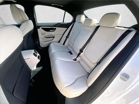 Used 2025 Mercedes-Benz C 300 Sedan image 28