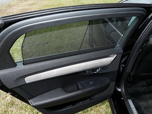 Used 2023 Volvo S90 B6 Plus image 25