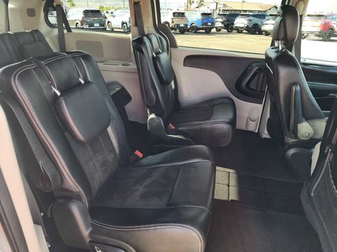 Used 2020 Dodge Grand Caravan SXT FWD image 13