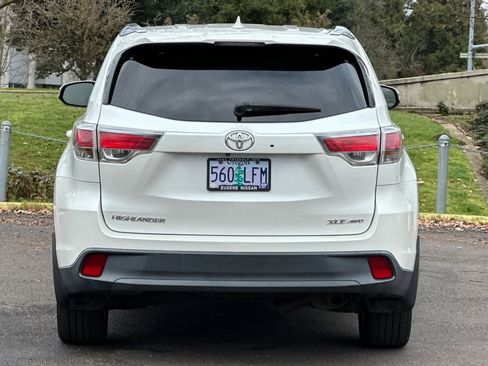 Used 2015 Toyota Highlander XLE image 7