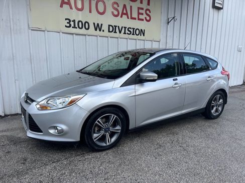 Used 2014 Ford Focus SE w/ SE Sport Package image 3