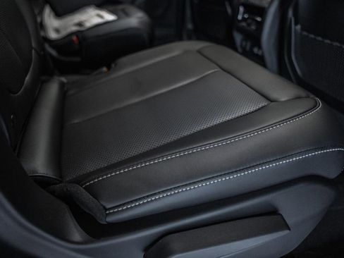 New 2025 Jeep Grand Cherokee L Limited w/ Luxury Tech Group II image 30