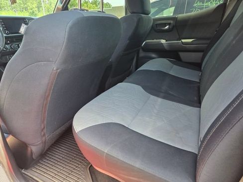 Used 2021 Toyota Tacoma TRD Sport AWD/4WD image 9
