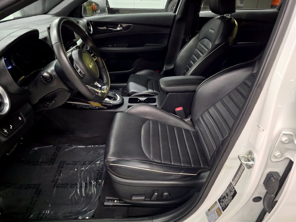 Used 2024 Kia Forte GT-Line w/ GT-Line Premium Package FWD image 16