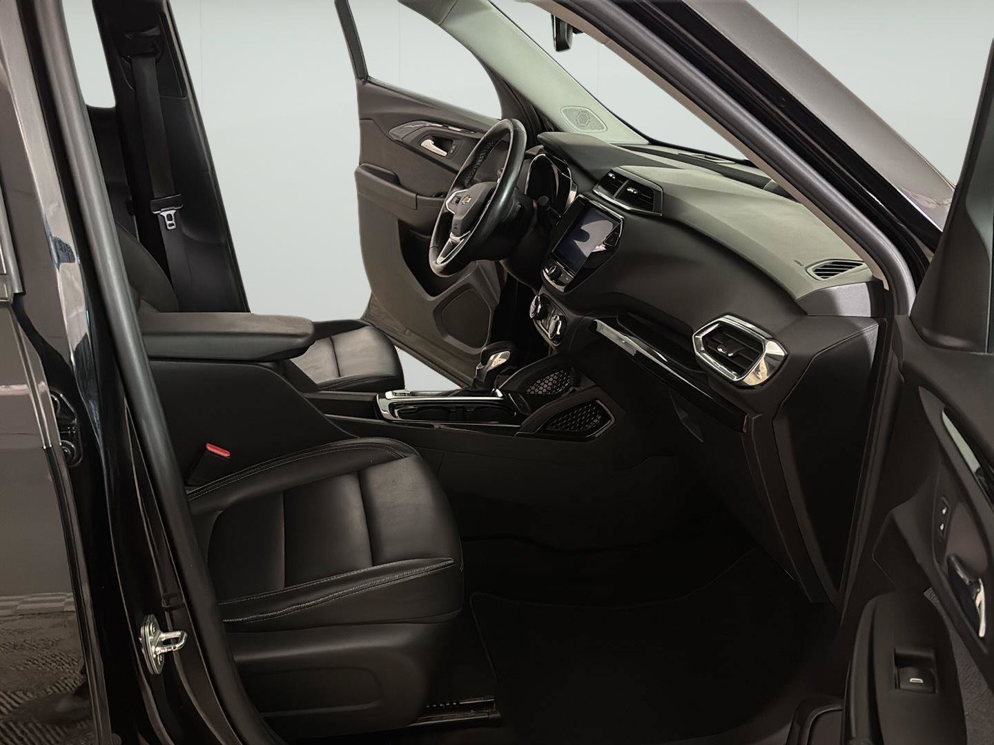Certified 2021 Chevrolet TrailBlazer LT w/ Premium Seating Package FWD image 19