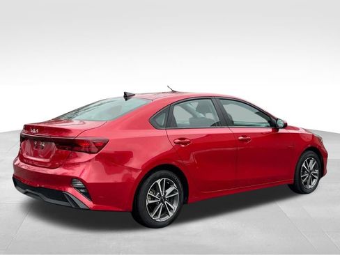 Used 2023 Kia Forte LXS image 6