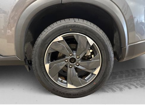 Used 2025 Nissan Rogue SV image 46