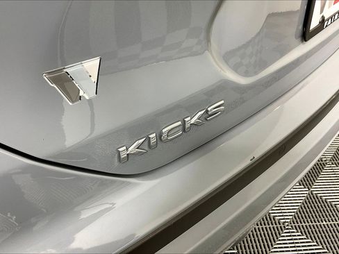 Used 2024 Nissan Kicks SR w/ SR Premium Package FWD image 24