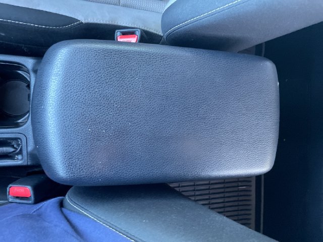Used 2018 Toyota RAV4 LE AWD/4WD image 28