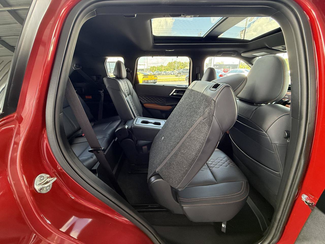 Used 2025 Mitsubishi Outlander SEL AWD/4WD image 37