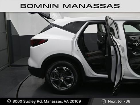 Used 2023 Chevrolet Blazer LT AWD/4WD image 10