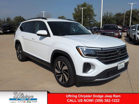 Used 2024 Volkswagen Atlas SE image 1