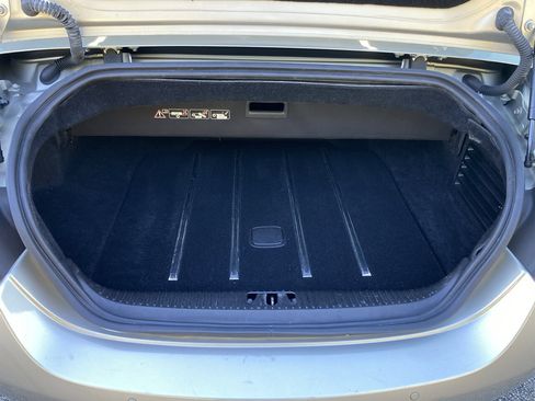 Used 2011 Jaguar XK Convertible image 29