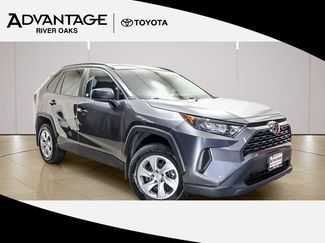 Used 2021 Toyota RAV4 LE AWD/4WD video 1
