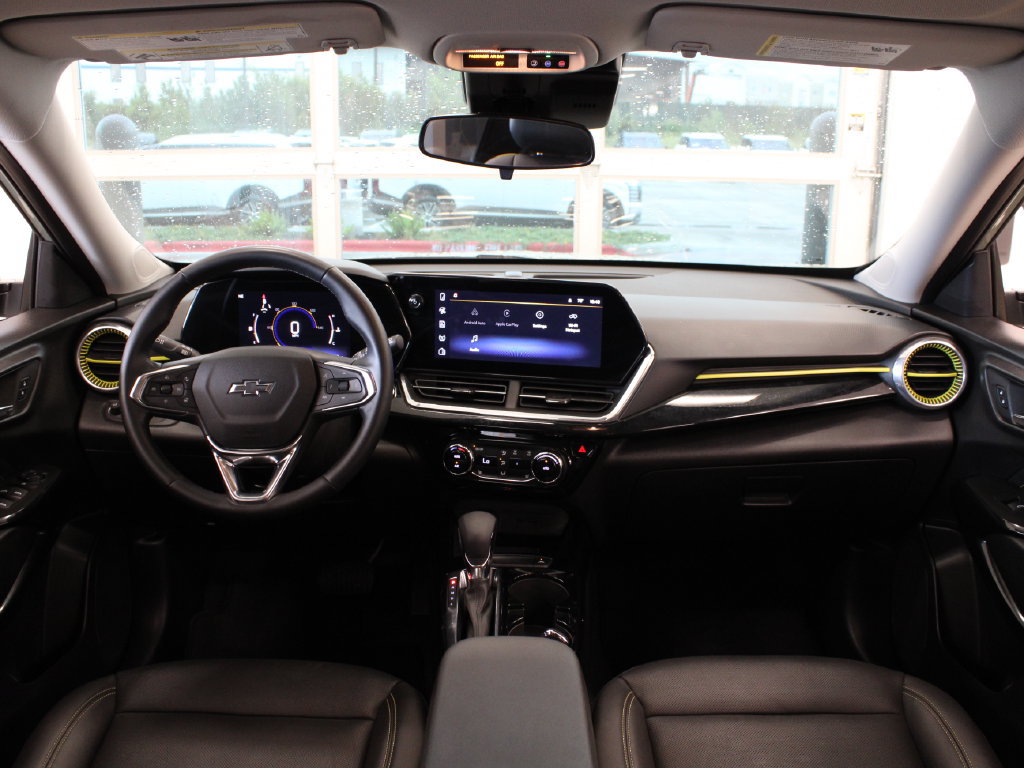 Used 2025 Chevrolet Trax ACTIV w/ Driver Confidence Package FWD image 19