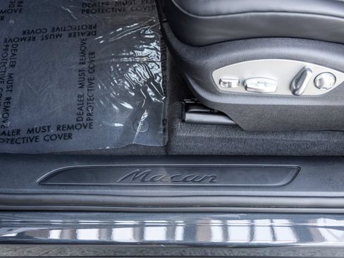 Certified 2026 Porsche Macan AWD/4WD image 29