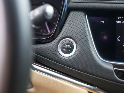 Used 2018 Cadillac XT5 Luxury w/ Driver Awareness Package image 18