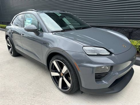Certified 2026 Porsche Macan Electric RWD image 11