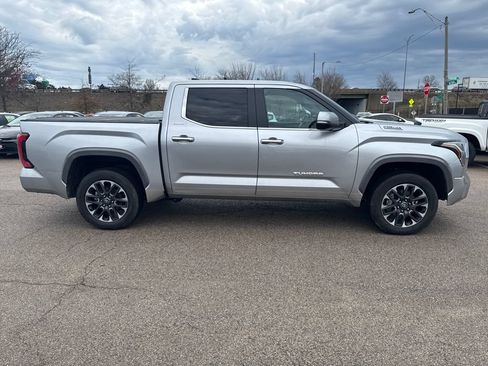 Used 2025 Toyota Tundra Limited AWD/4WD image 9