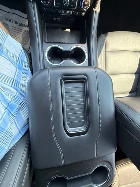 Used 2024 Chevrolet Tahoe LT w/ Luxury Package RWD image 17