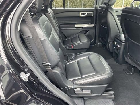 Used 2020 Ford Explorer XLT w/ Equipment Group 202A image 27