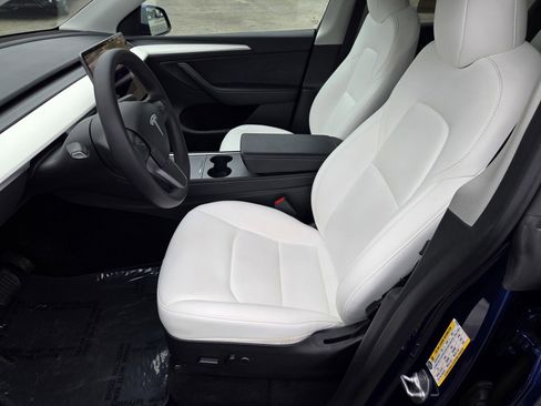 Used 2023 Tesla Model Y Long Range AWD/4WD image 15