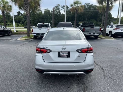 Used 2025 Nissan Versa S FWD image 9
