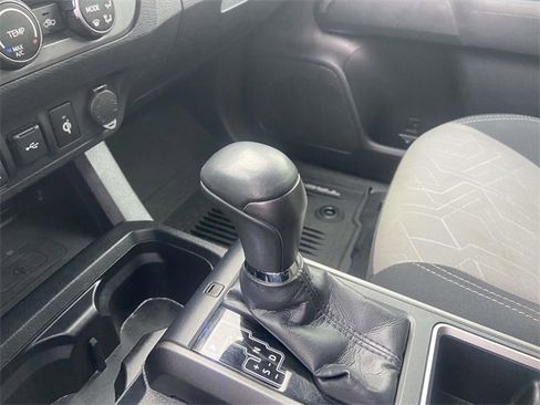 Used 2020 Toyota Tacoma TRD Off-Road image 37