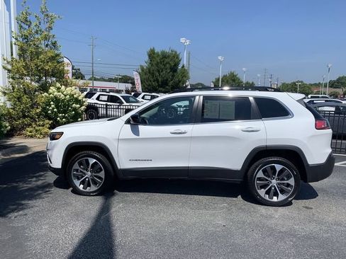 Used 2022 Jeep Cherokee Limited w/ Elite Package AWD/4WD image 5
