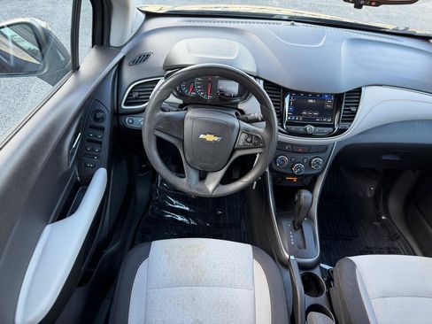 Used 2018 Chevrolet Trax LS AWD/4WD image 15