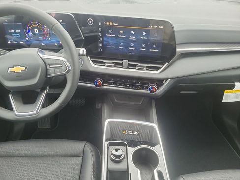 New 2026 Chevrolet Equinox LT w/ Convenience Package II image 31