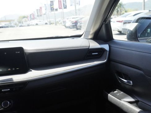 Used 2025 Nissan Kicks SV FWD image 22