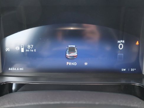 Used 2025 Lincoln Corsair AWD image 28