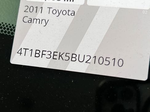 Used 2011 Toyota Camry LE image 23