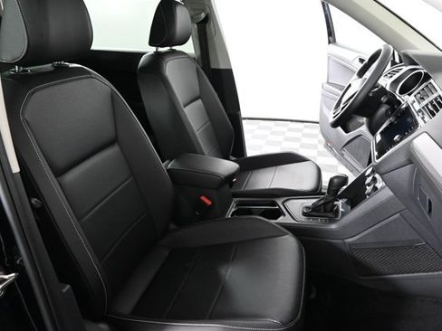 Certified 2021 Volkswagen Tiguan SE w/ Panoramic Sunroof Package image 14