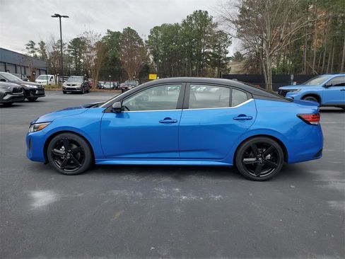 Used 2024 Nissan Sentra SR w/ SR Premium Package image 11