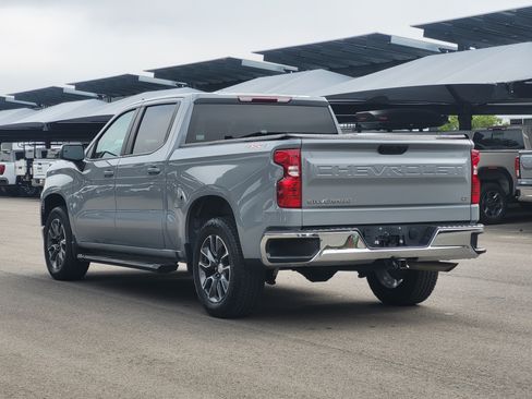 Used 2024 Chevrolet Silverado 1500 LT AWD/4WD image 5