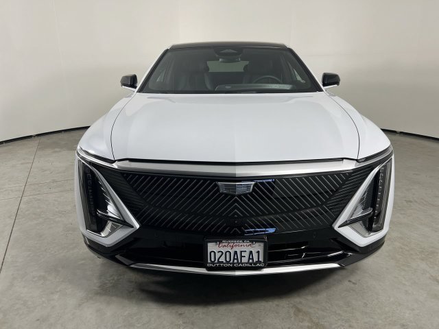 Used 2026 Cadillac Lyriq Luxury AWD/4WD image 3