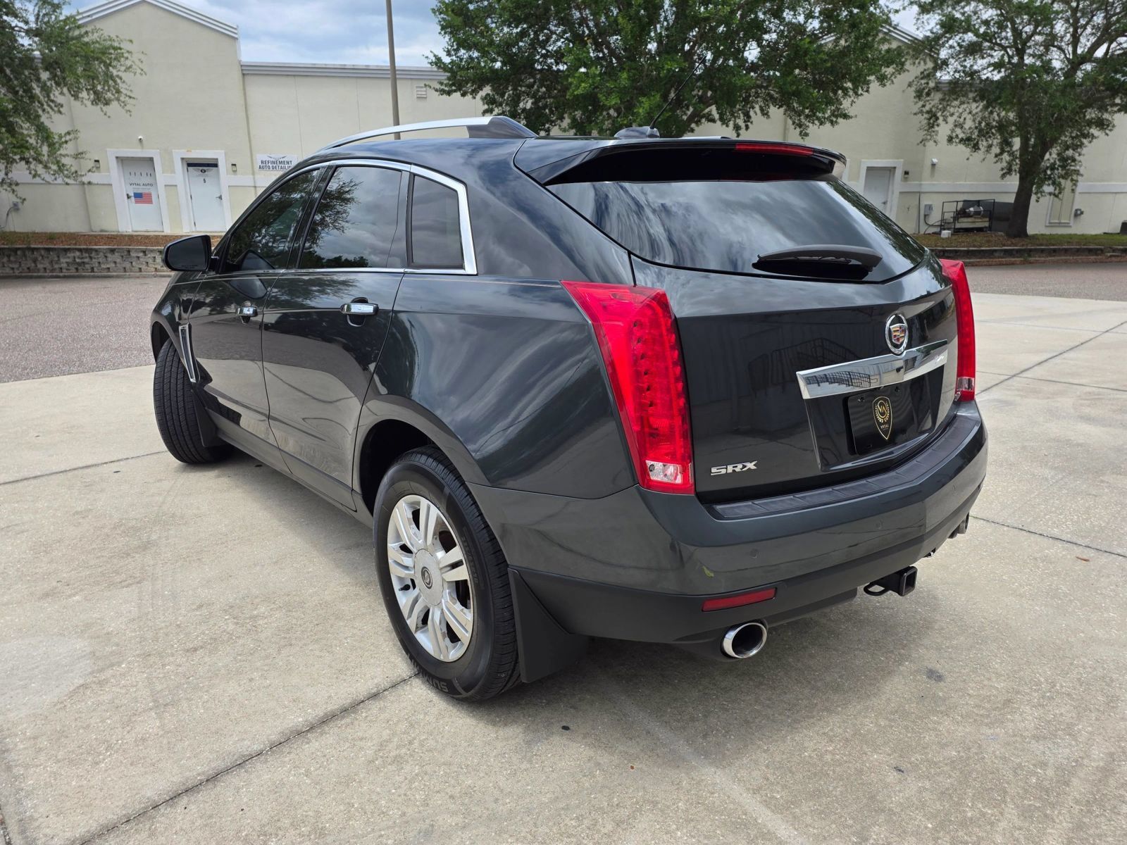 Used 2016 Cadillac SRX Luxury w/ Driver Awareness Package FWD image 2