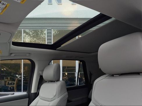 New 2026 Ford Expedition Active image 12