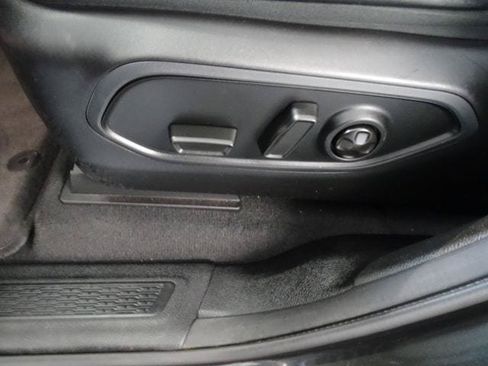 Certified 2023 Jeep Grand Cherokee L Limited AWD/4WD image 3