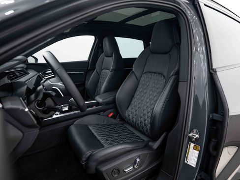Certified 2024 Audi SQ8 e-tron Premium Plus w/ Black Optic Package AWD/4WD image 14