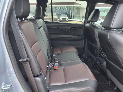 Used 2025 Honda Passport Black Edition image 16