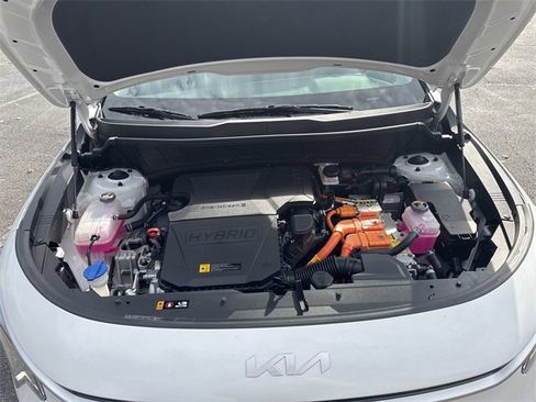 Certified 2025 Kia Niro LX image 35