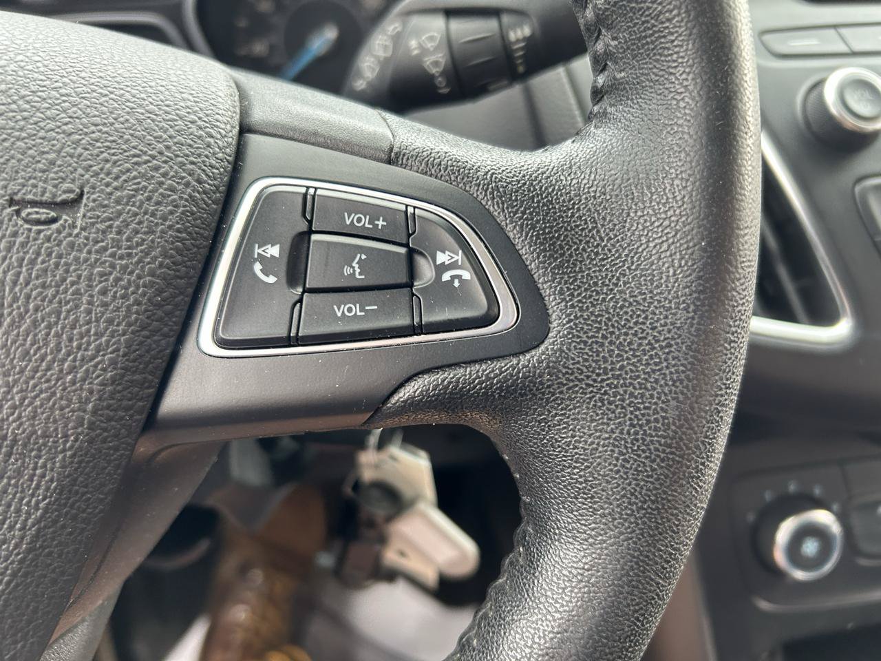 Used 2015 Ford Focus SE w/ Equipment Group 201A FWD image 19