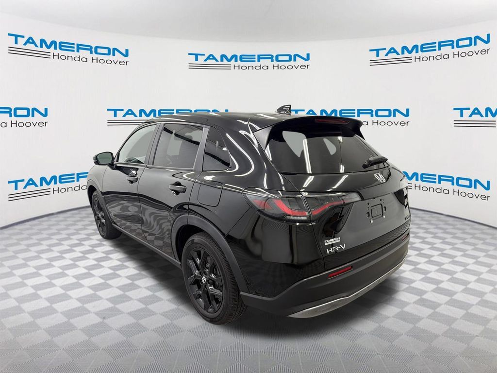 Used 2024 Honda HR-V Sport image 3