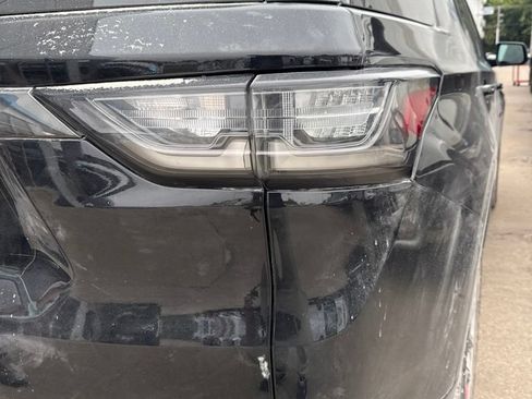 Used 2021 Chevrolet Traverse Premier w/ Redline Edition AWD/4WD image 6